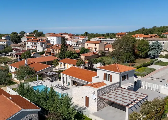 Efa By Gostinjska kuća 4*