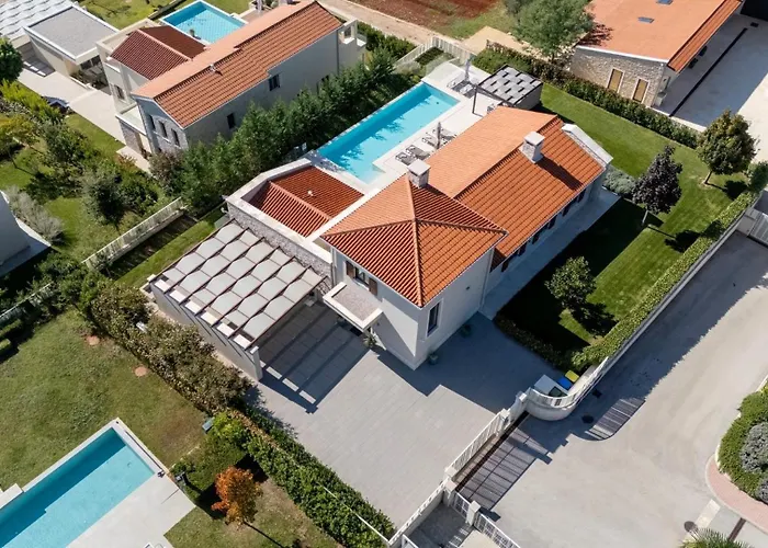 Efa By Gostinjska kuća 4*